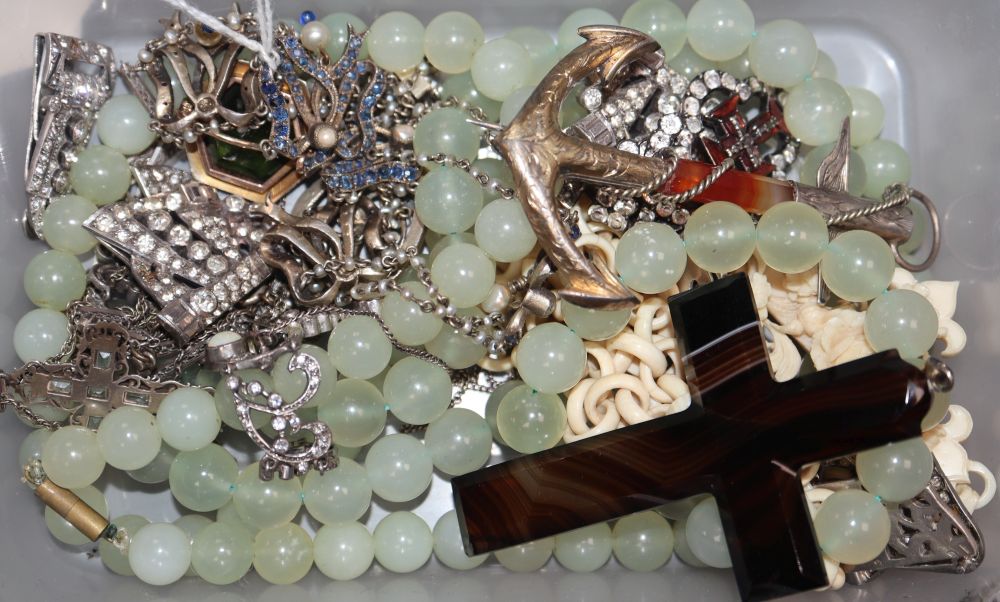 Mixed costume jewellery including necklaces, brooches, hardstone anchor etc.